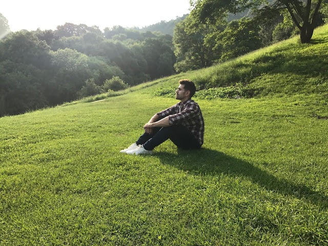 hector ibañez campo verde hombre